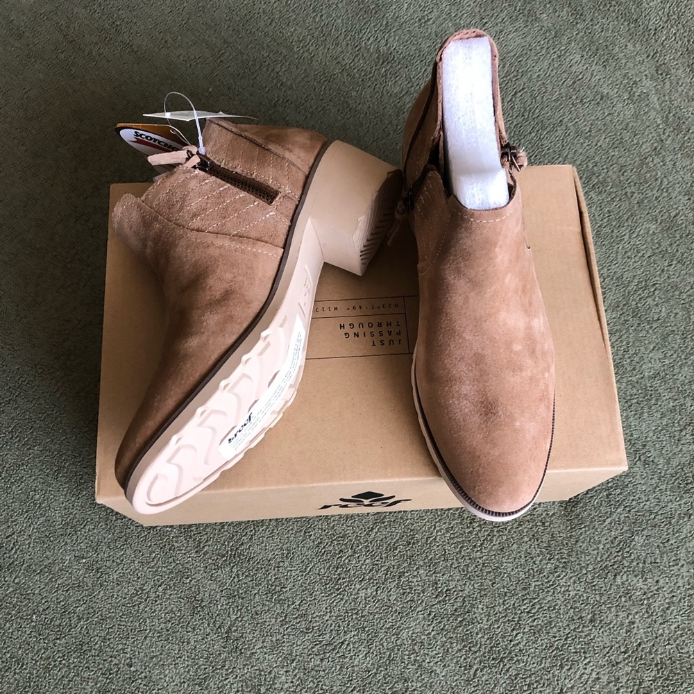 ‼️⬇️💲NWT Reef Booties Still In Box